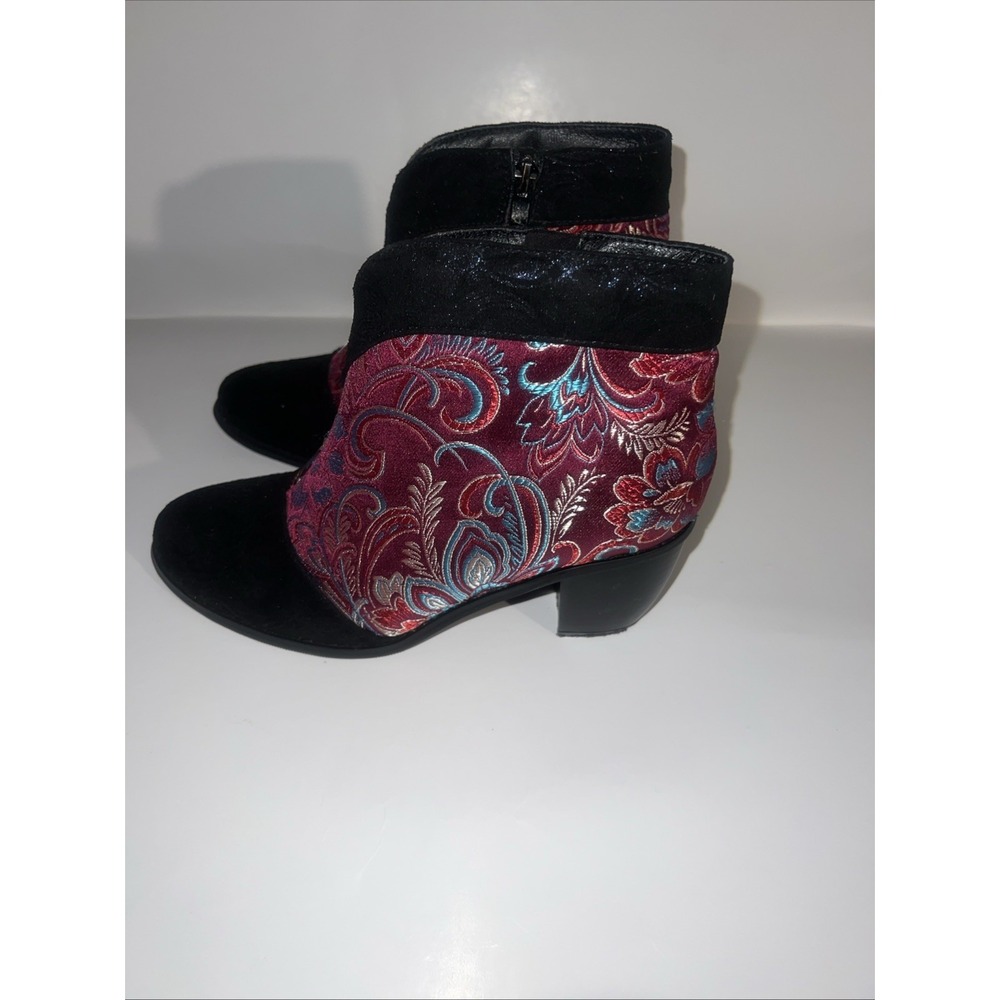 Beacon Fashion &‎ Fit Women's Boots Size 8M